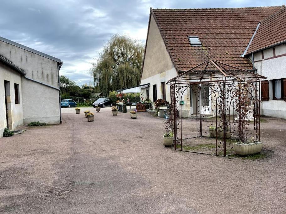 Charmant T2 Au 1Er Dans Residence Avec Parc Arbore Saint-Pierre-le-Moûtier Exterior foto